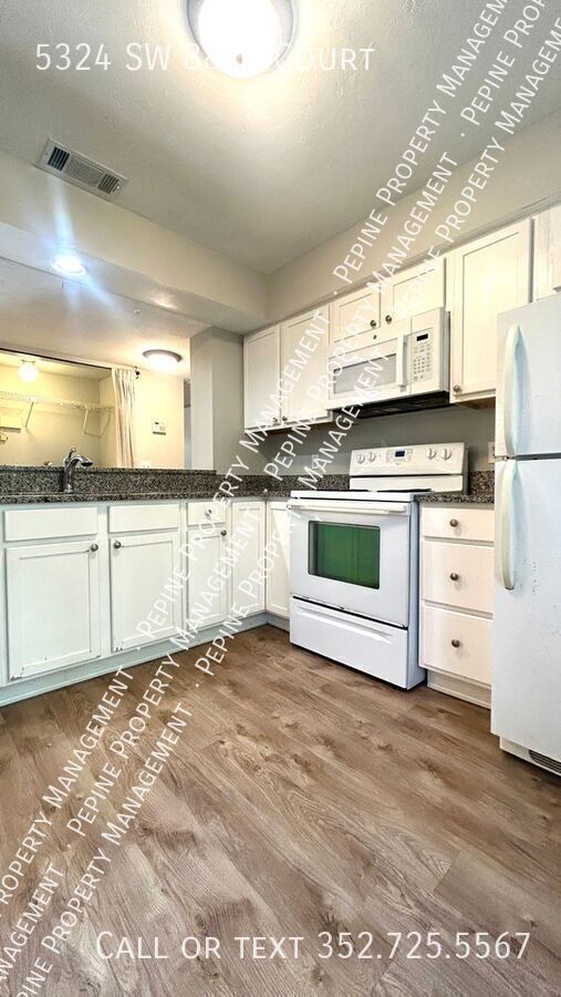 Building Photo - 5324 SW 88 Ct