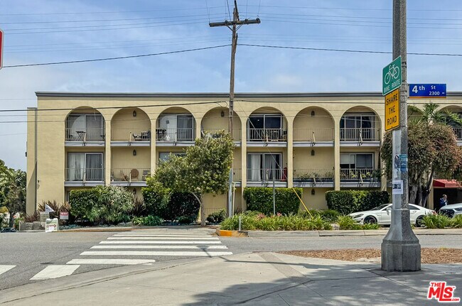 Primary Photo - 2311 4th St