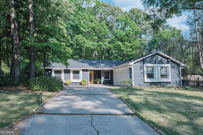 Building Photo - 135 Summer Brooke