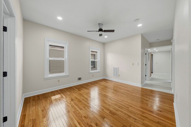Building Photo - 136-138-138 Elm St