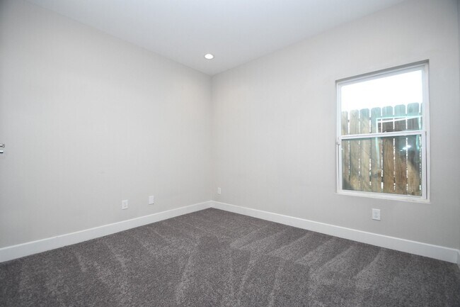 Building Photo - 5904 Gardendale Dr