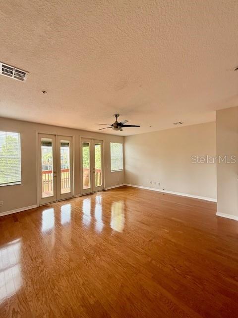 Building Photo - 2947 Pointeview Dr