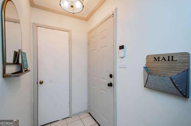 Building Photo - 5157 Roswell Rd