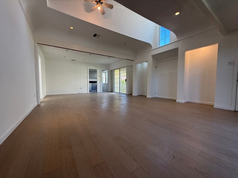 Building Photo - 2217 Selby Ave