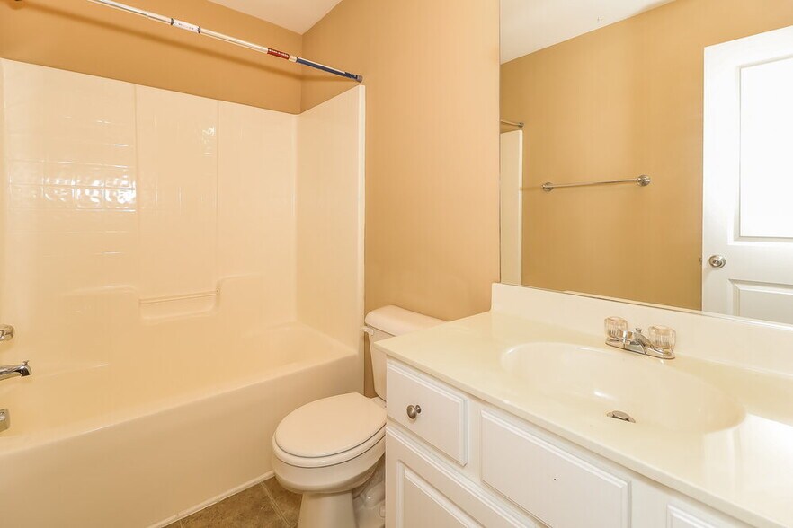 Building Photo - 4335 Settlers Grove Rd
