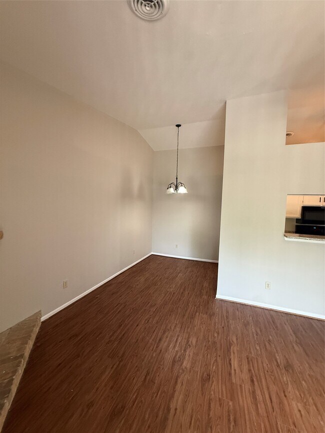 Building Photo - 923 Carrell St