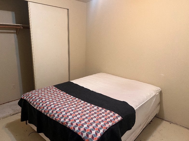 Building Photo - 386 La Casa St