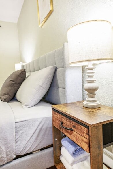 Building Photo - 37 Smith St