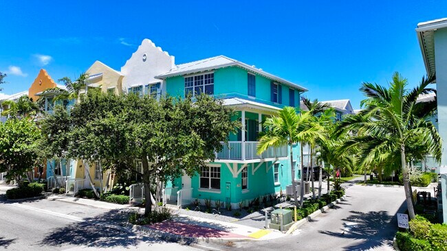 Building Photo - 810 3rd Ave N