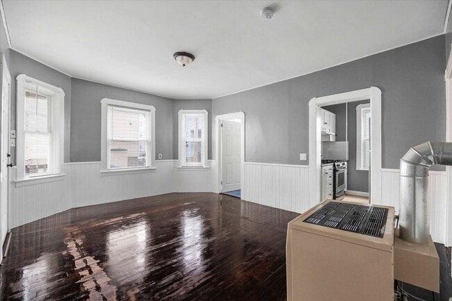 Building Photo - 646 Birch St