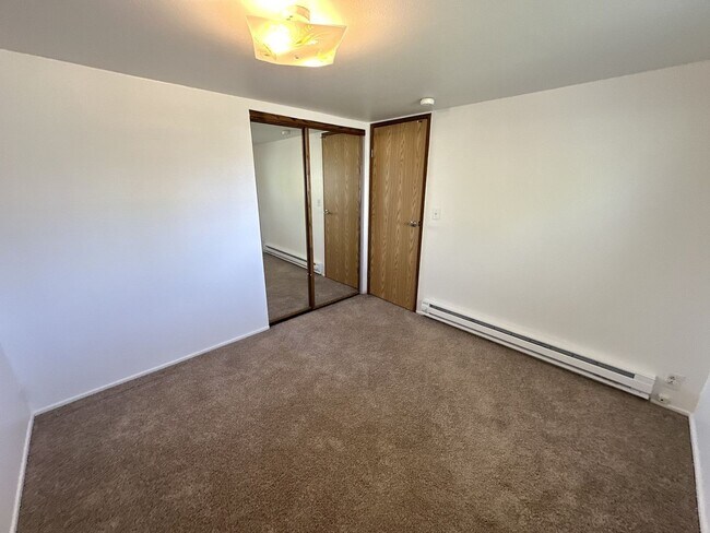 Building Photo - Great Richland location!