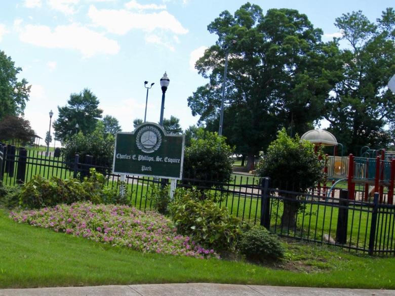 Building Photo - 4197 Fredericksburg Dr