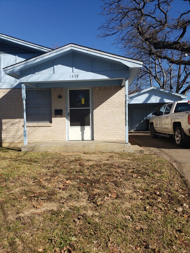Building Photo - 1439 S Rusk St