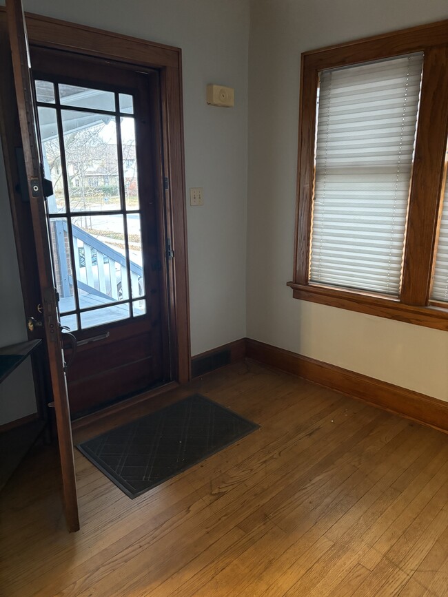 Front Door / Foyer - 2565 N 60th St