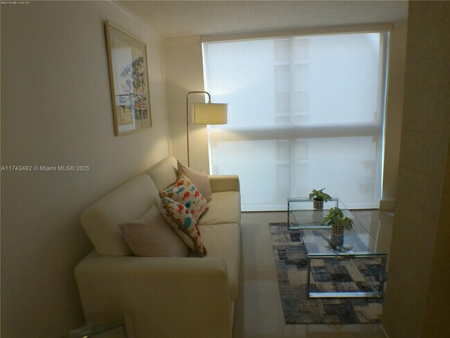 Building Photo - 2951 S Bayshore Dr