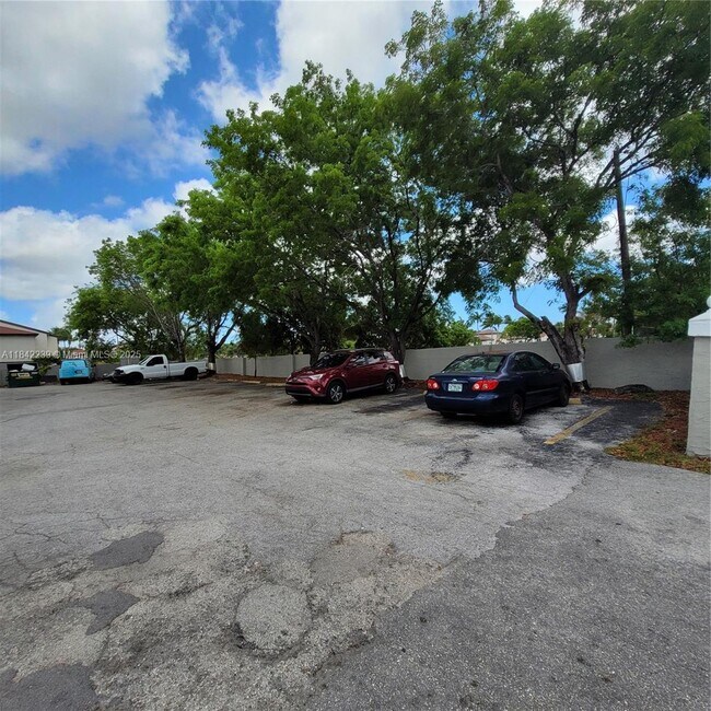 Building Photo - 5100 SW 41st St