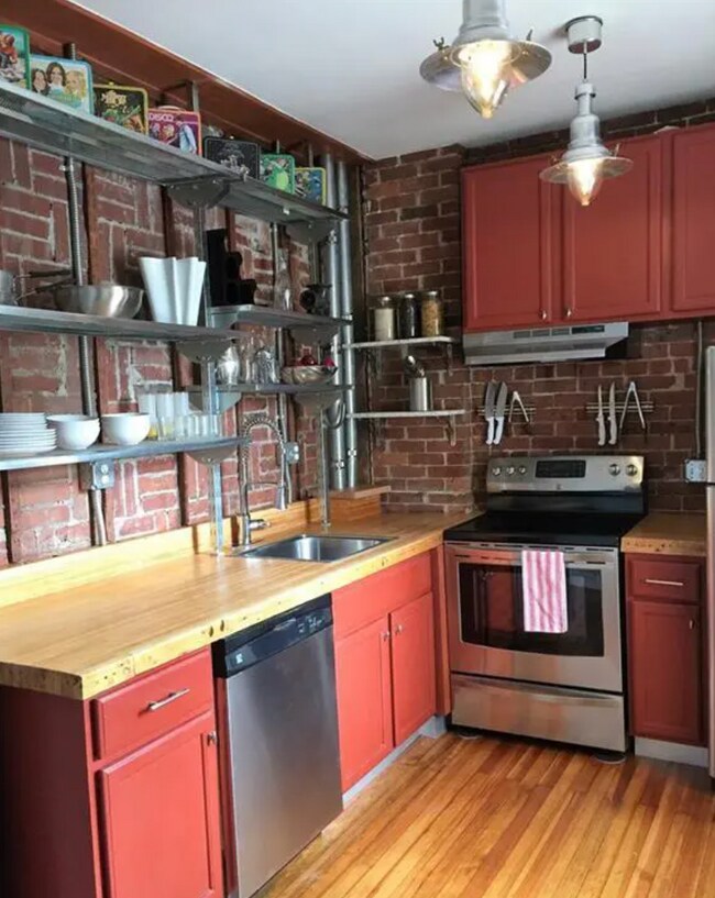 Building Photo - 643 Fort Wayne Ave