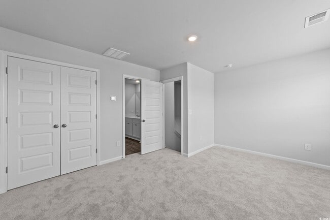 Building Photo - 136 Talladega Dr
