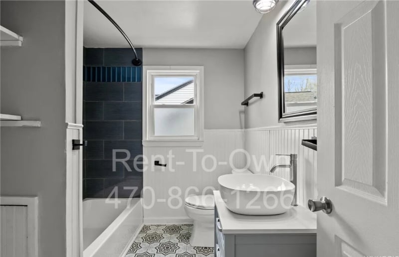 Building Photo - 386 Elmwood Ave