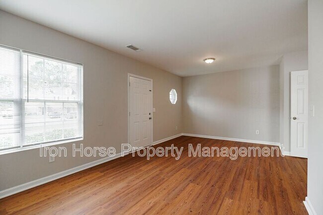 Building Photo - 638 Mill Stone Bluff