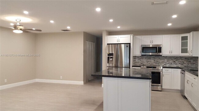 Building Photo - 1020 NW 88th Ave