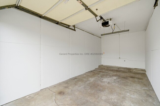 Building Photo - 7280 Corsican Dr