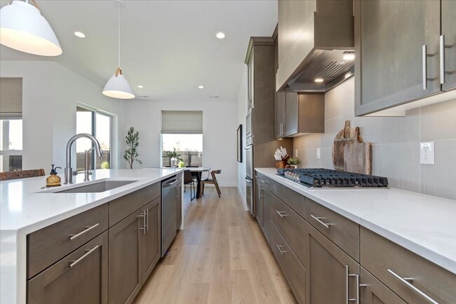 Building Photo - Custom Model Home on the Meridian Bluff