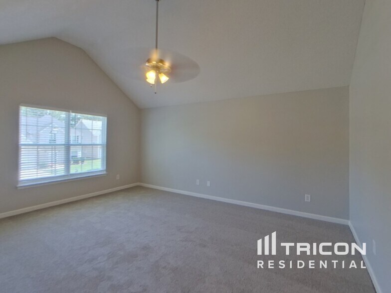 Building Photo - 3802 Rosebud Park Dr