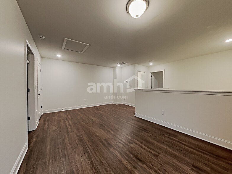 Building Photo - 5125 Coppage Ct