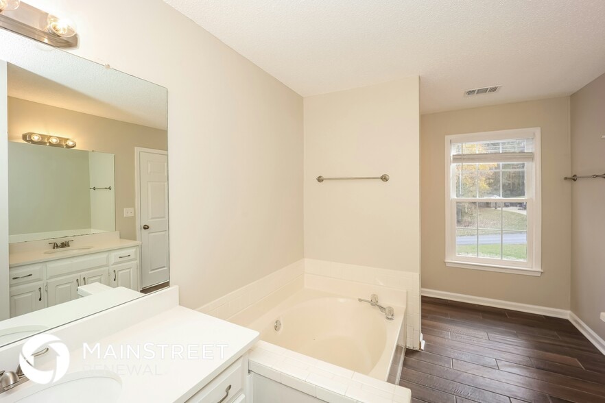 Building Photo - 130 Butterfield Ln