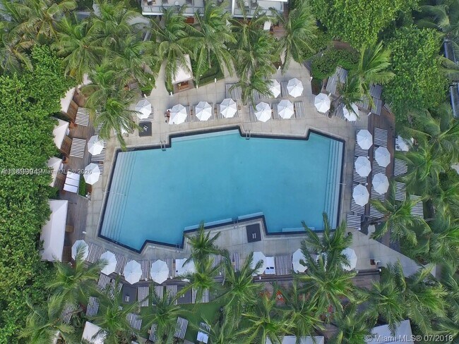 Building Photo - 2201 Collins Ave