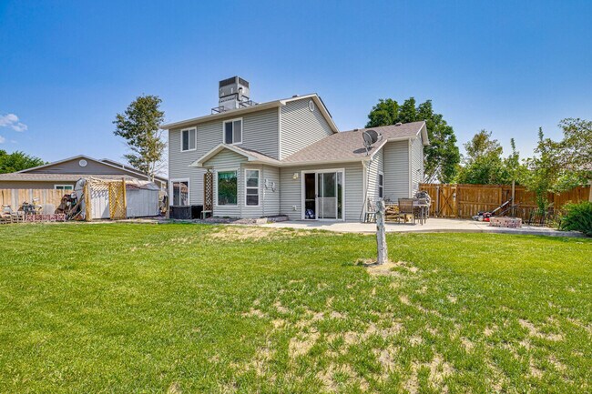 Building Photo - 367 N Lake Ct