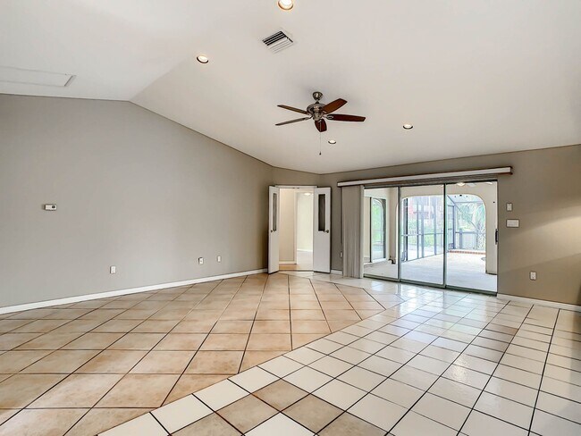 Building Photo - Port Charlotte Waterfront Pool Home - Grea...