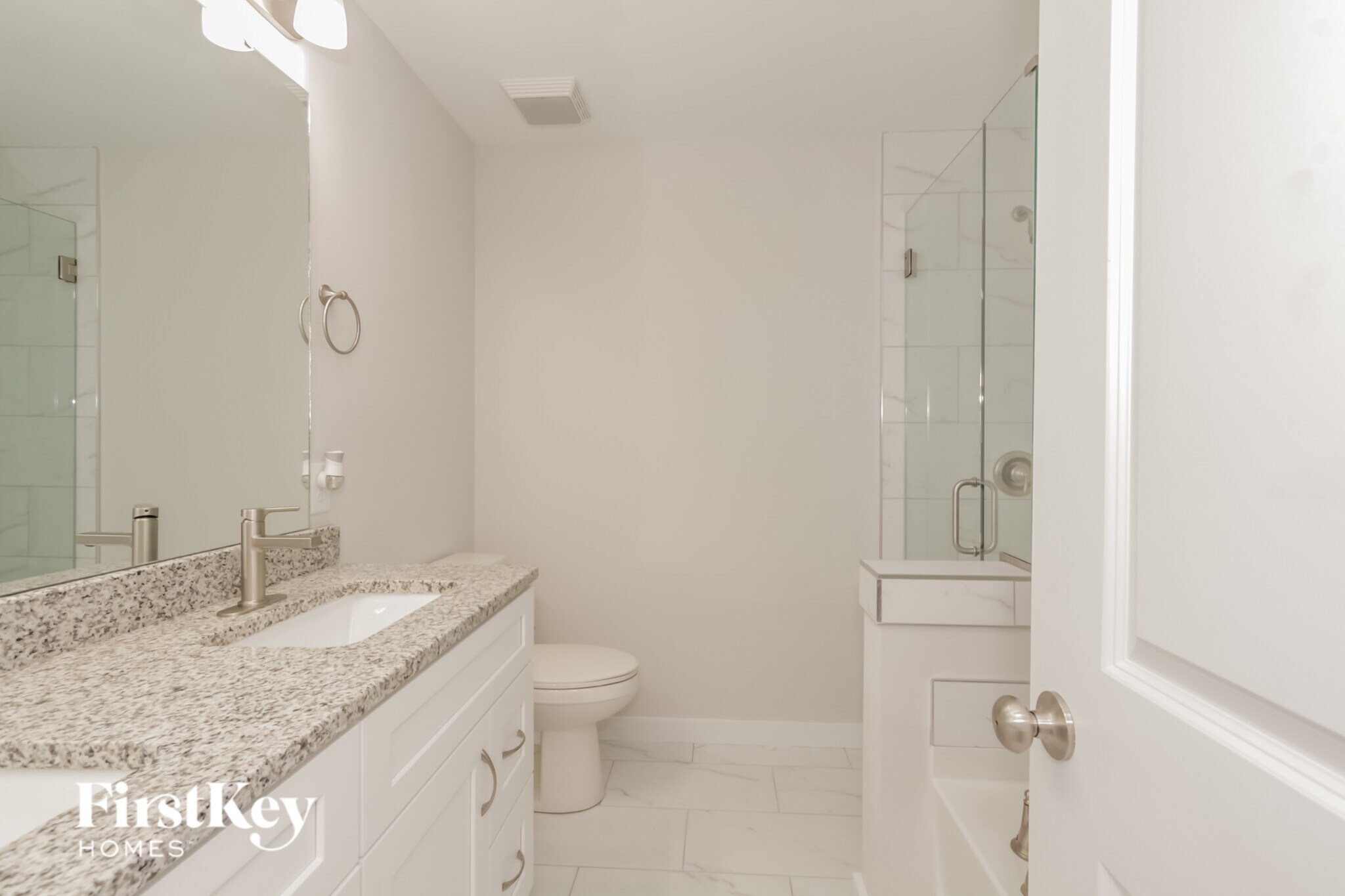 Building Photo - 5345 Pinebrook Dr