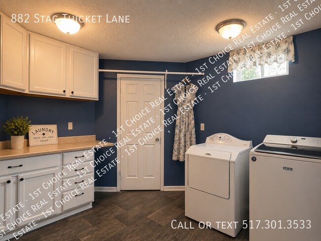 Building Photo - 882 Stag Thicket Ln