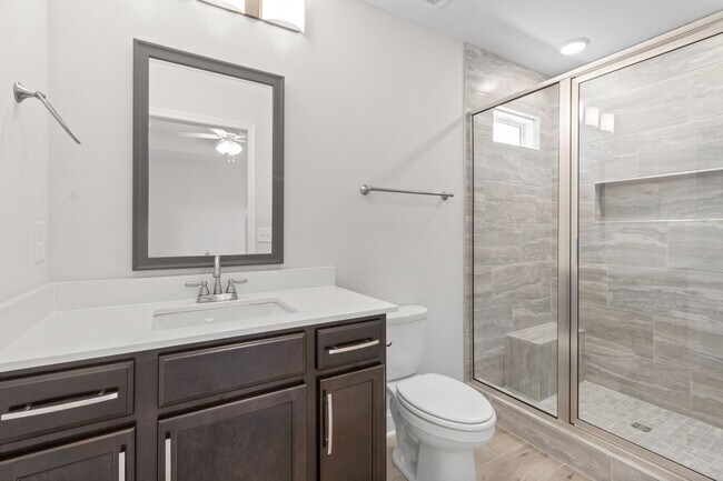 Building Photo - Lovely Home in Clarksville