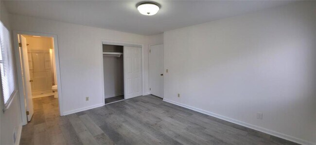 Building Photo - 6180 Elliott Family Pkwy