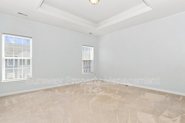 Building Photo - 7 Swan Ct