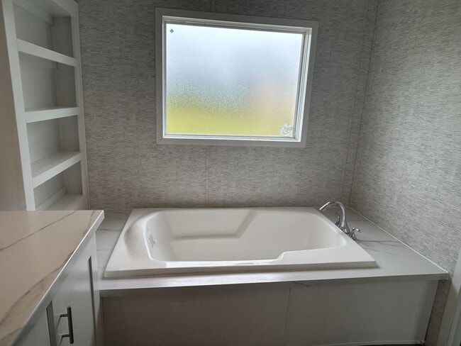 Building Photo - New Home! 3 Bedroom/2 Bath