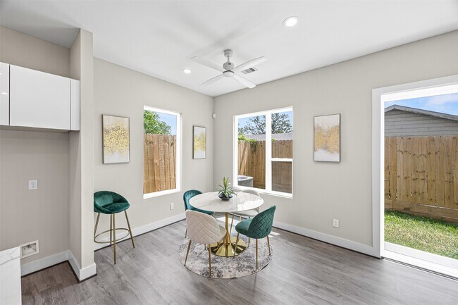 Building Photo - 853 Prosper St