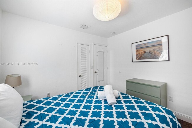 Building Photo - 154 NW 45th St