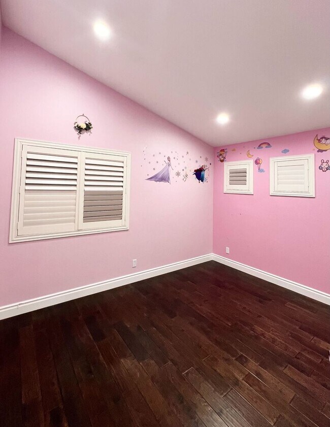 Building Photo - Beautiful Home in Westminster for Lease