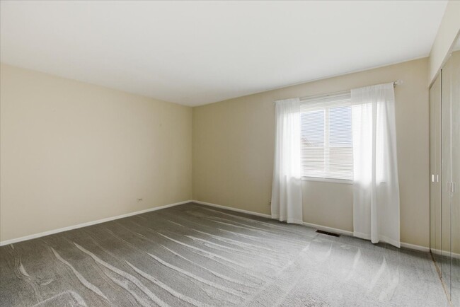 Building Photo - 1590 E Bayside Ct