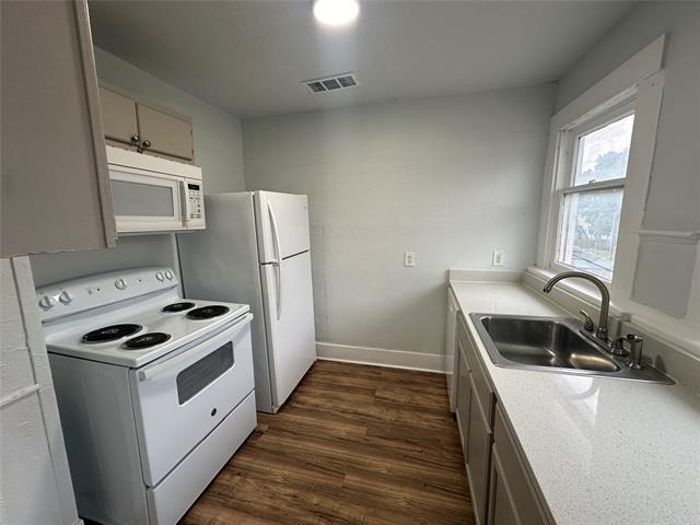 Building Photo - 819 N Marsalis Ave
