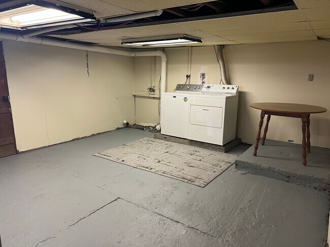 Building Photo - Quakertown Cape in Private Setting
