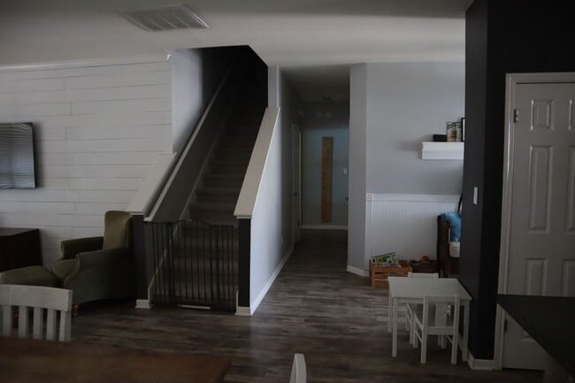 Building Photo - 4 Bed 2.5 Home in San Marcos, TX