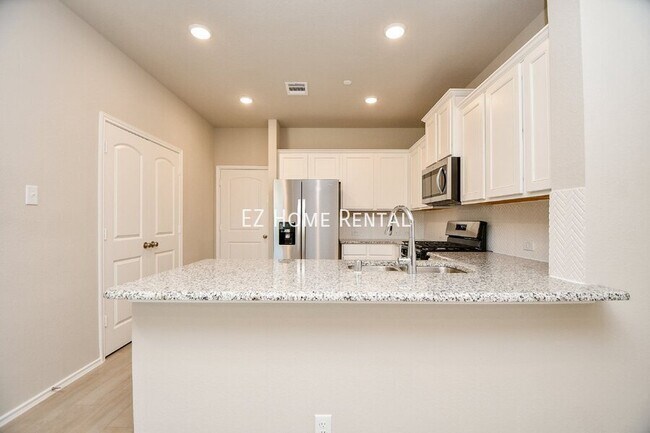 Building Photo - 2914 Scanlan Mdw