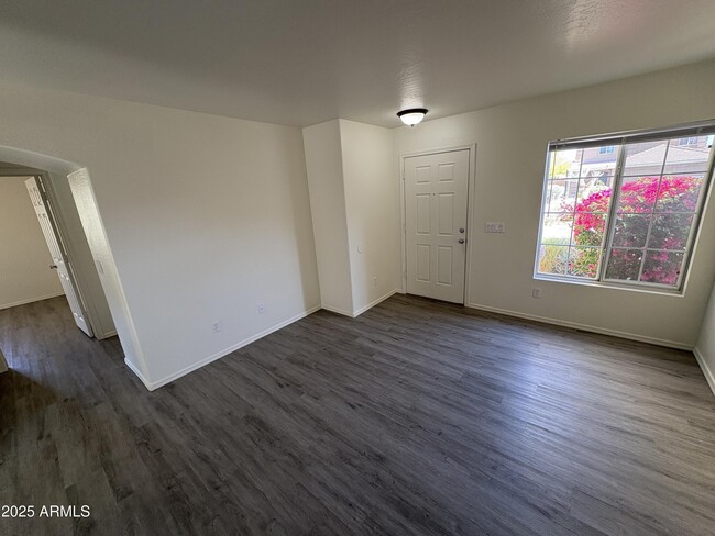 Building Photo - 22510 W Hadley St
