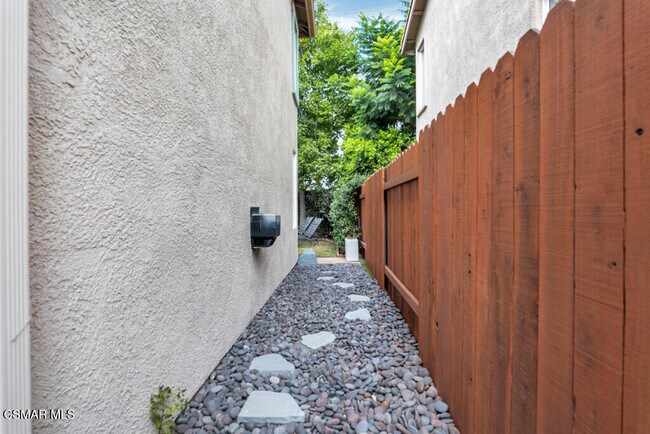 Building Photo - 663 Avenida Magdalena