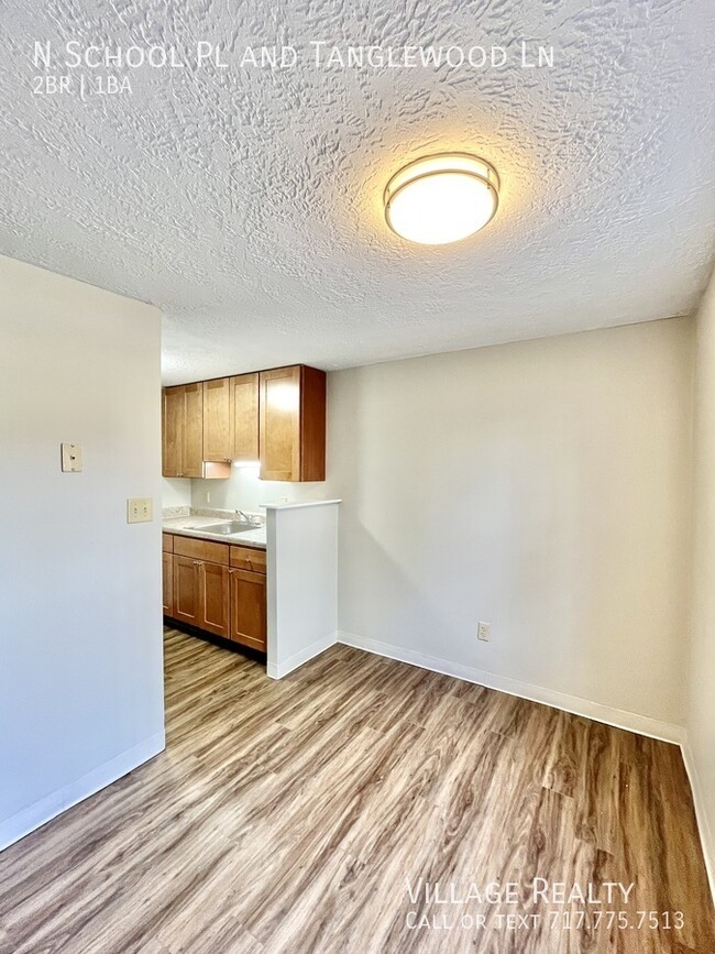 Building Photo - Newly-remodeled 2-bed! Ground Floor - No S...